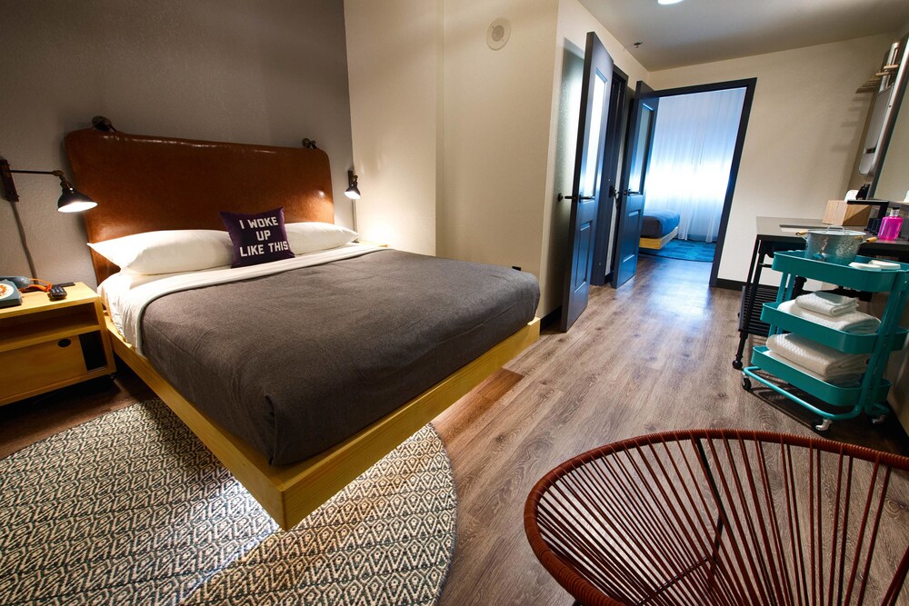 Moxy New Orleans Downtown French Quarter - photo 26