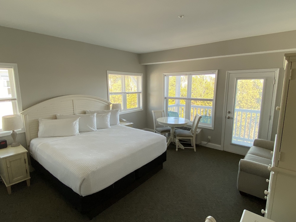 River Hotel of Southport - photo 4