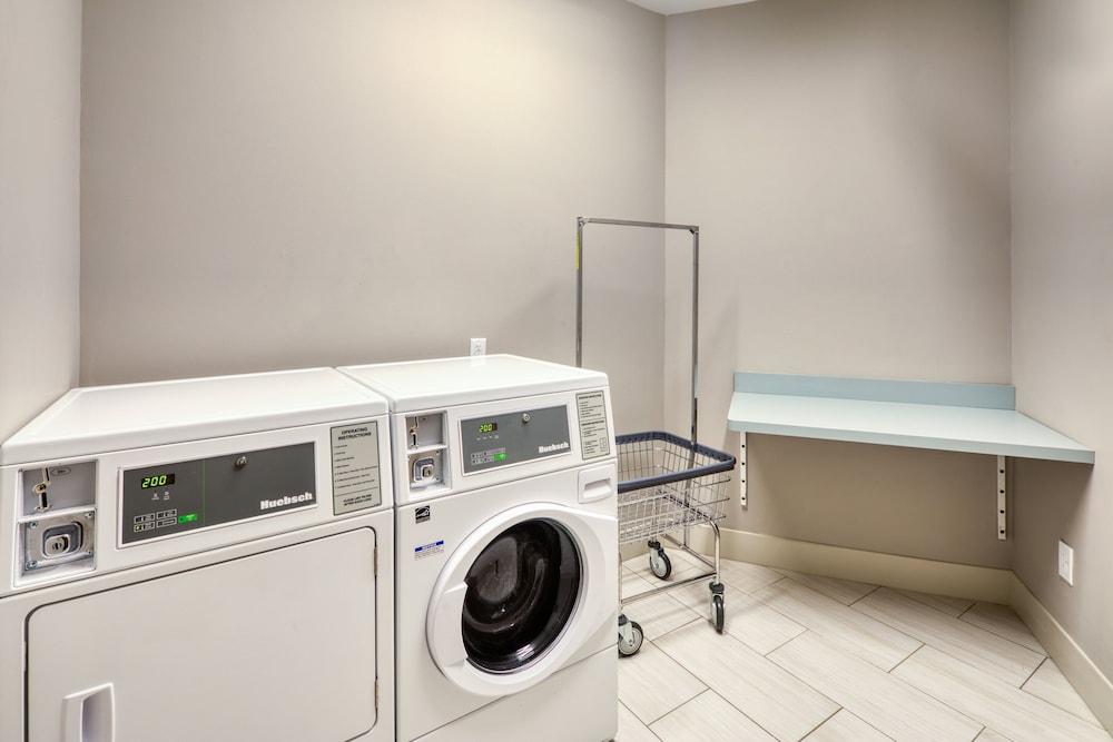 Holiday Inn Express & Suites Charlotte South End by IHG - photo 83