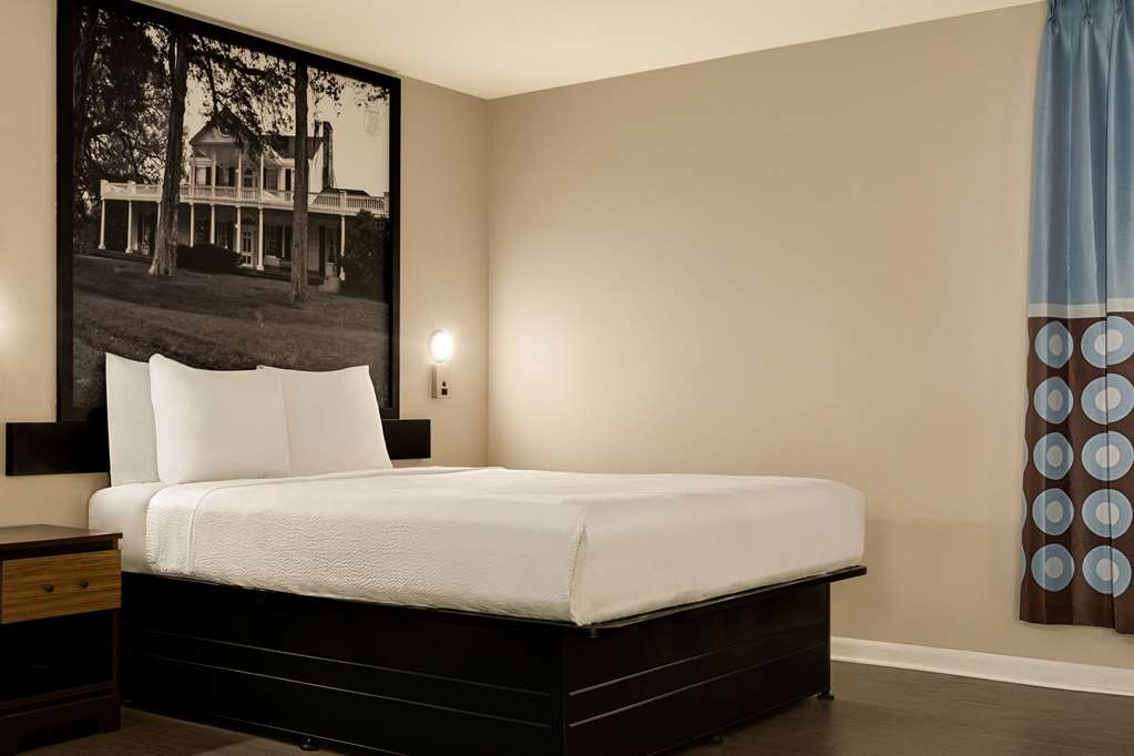 Super 8 by Wyndham Ocean Springs Biloxi - photo 35
