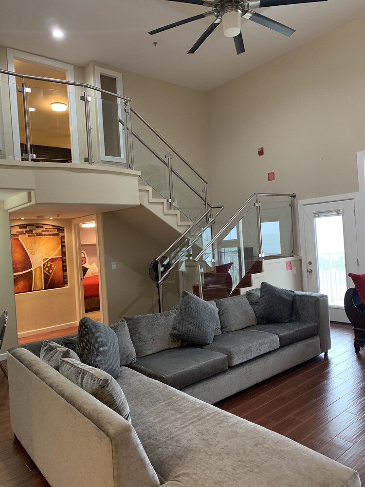 Blue Bay Inn & Suites - photo 40