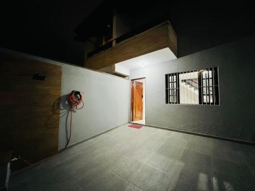 Sobrado Novinho Centro Caraguá super aconchegante in Caraguatatuba, Brasil