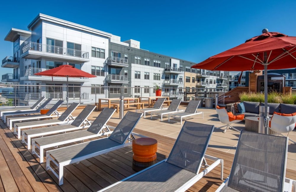 Global Luxury Suites East Boston - photo 63