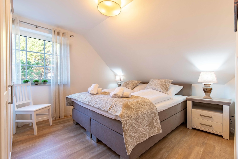 Ferienwohnung Anton Greetsiel — 4-Star Luxury Hotel in Wirdum, Germany