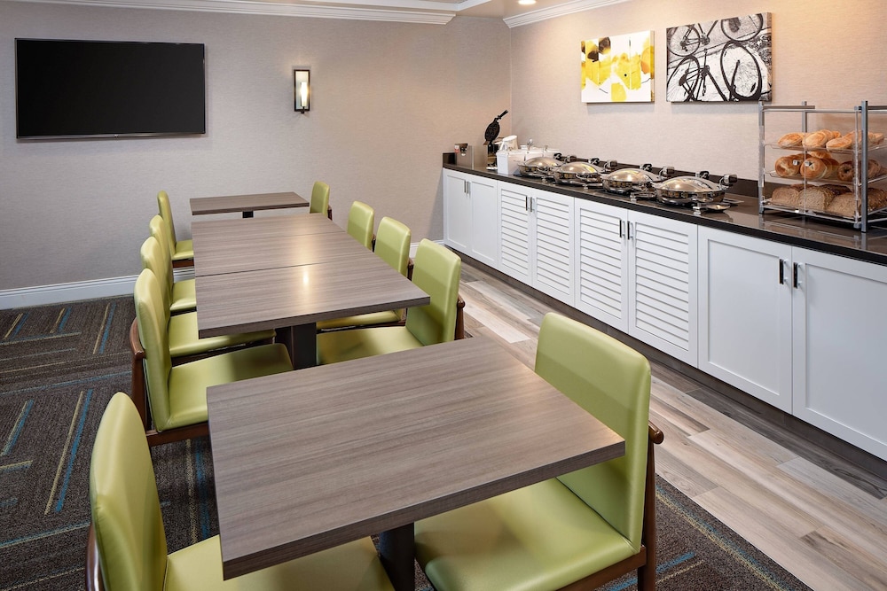 Residence Inn by Marriott Tysons - photo 32