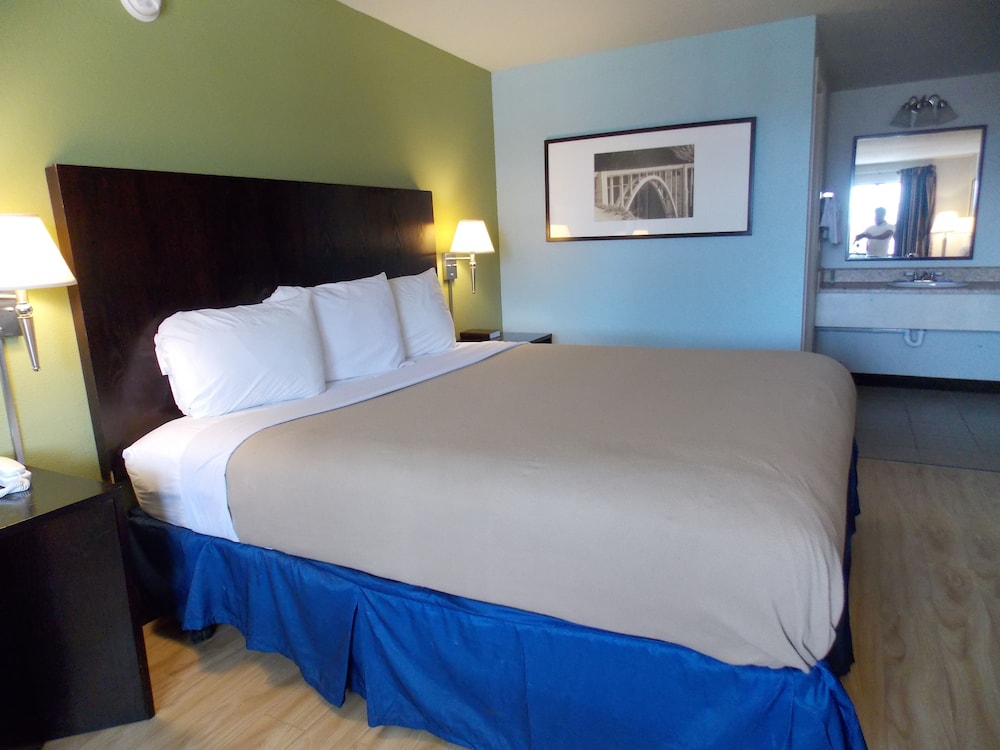 Augusta Best Inn - photo 9