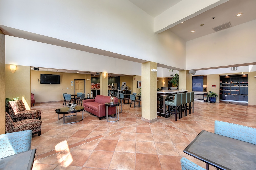 Holiday Inn Express Hotel & Suites Manteca by IHG - photo 51