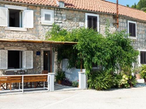 Holiday Home Anima Maris Duplex Two Bedroom Holiday Home with Terrace and Sea View — 4-Star Luxury Hotel in Ston, Croatia