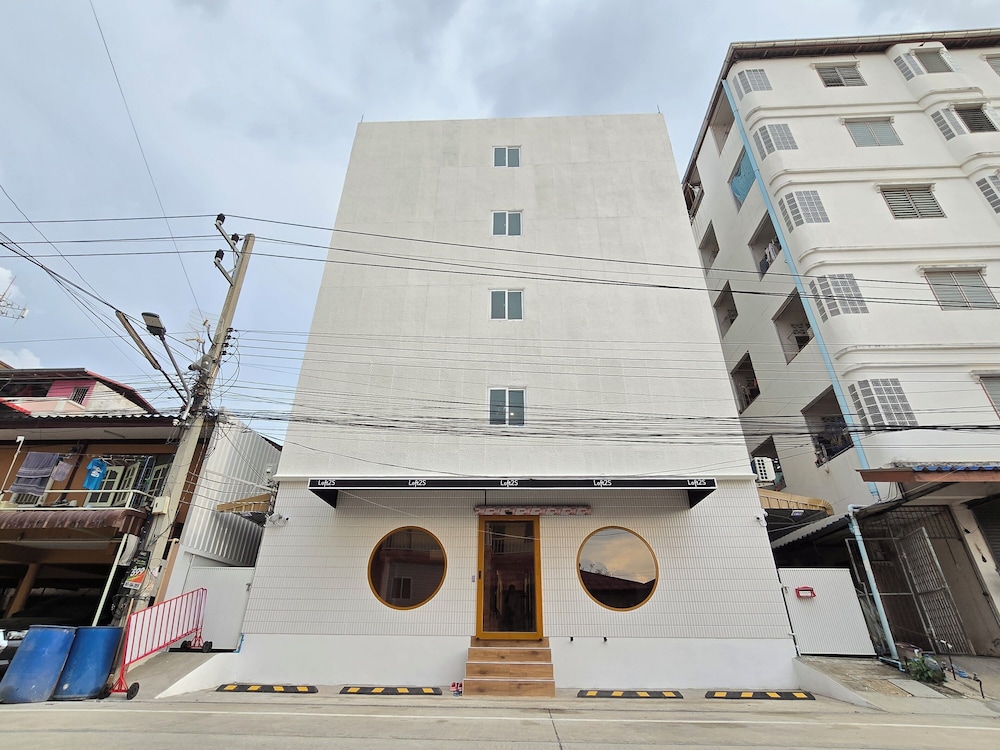 Loft2s Rangsit — Khlong Luang