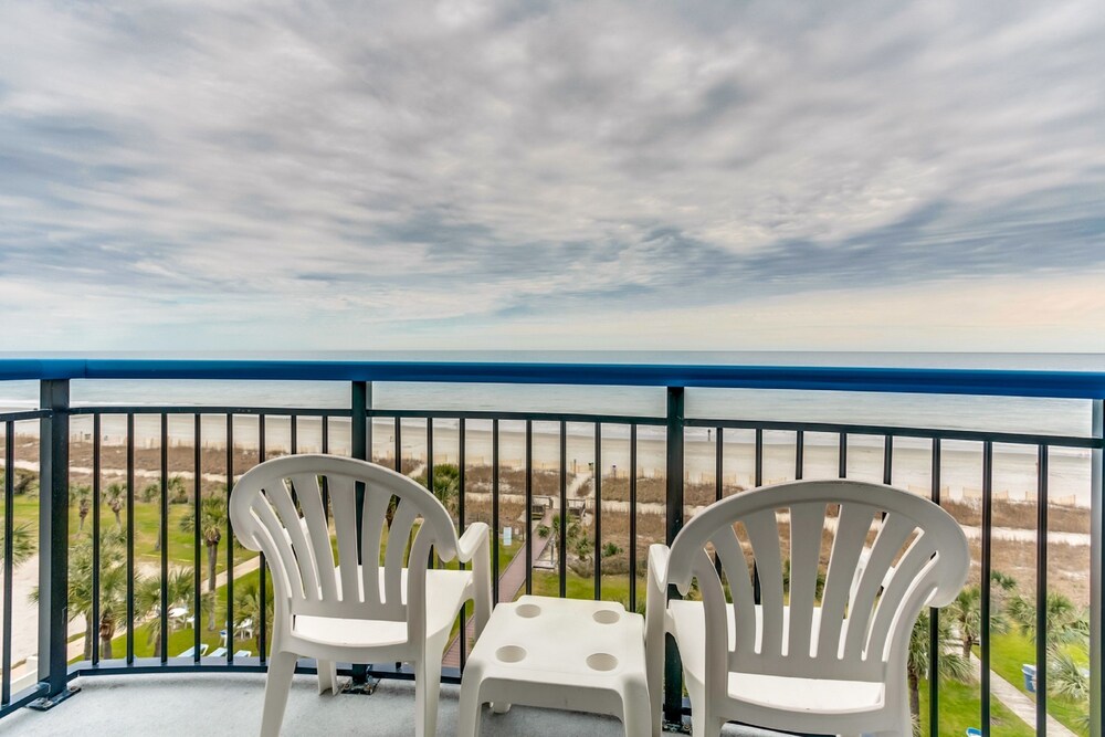 Boardwalk Resort by Hosteeva - photo 76