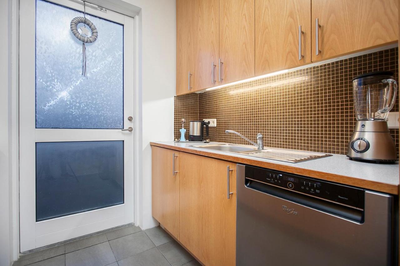 Cozy 3 Bedroom House Near the Blue Lagoon