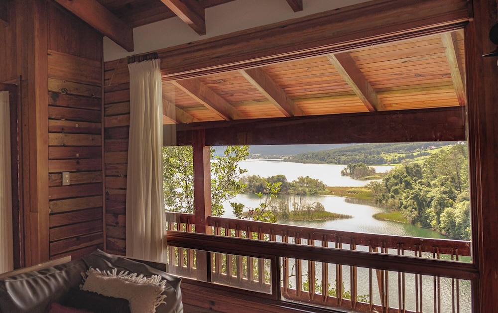 Zirahuen Forest and Resort — hotel in Zirahuen