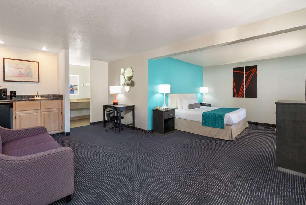 Howard Johnson by Wyndham Holbrook - photo 16