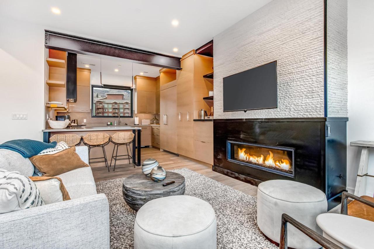 Ridgeline Elegance — 4-Star Luxury Hotel in Bridgeport, United States