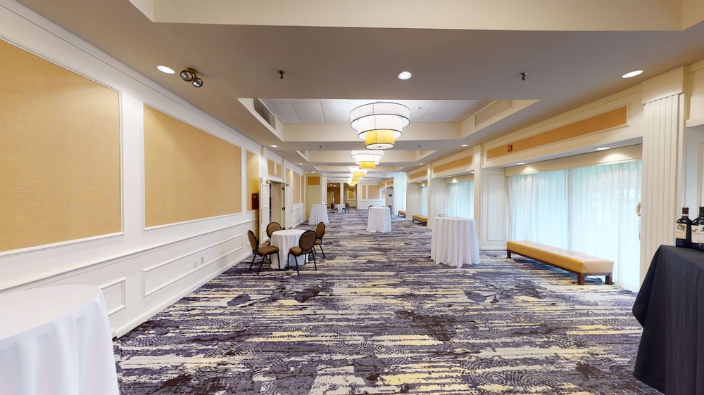 DoubleTree by Hilton Boston North Shore - photo 46
