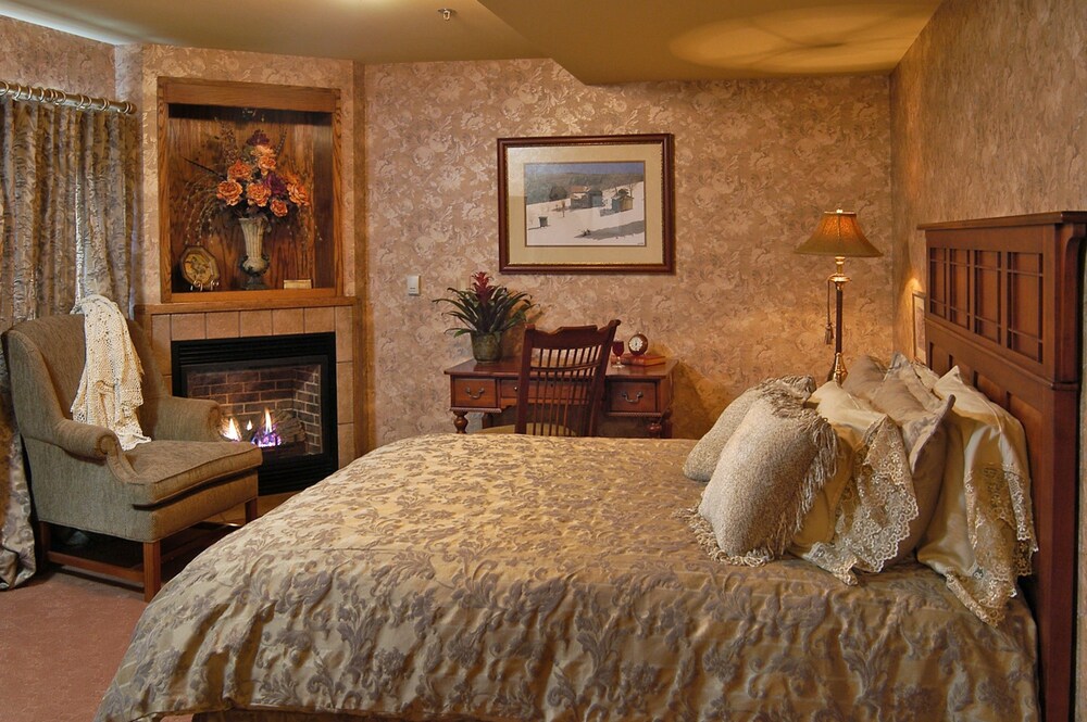 Bob Timberlake Inn at Chetola Resort - photo 7