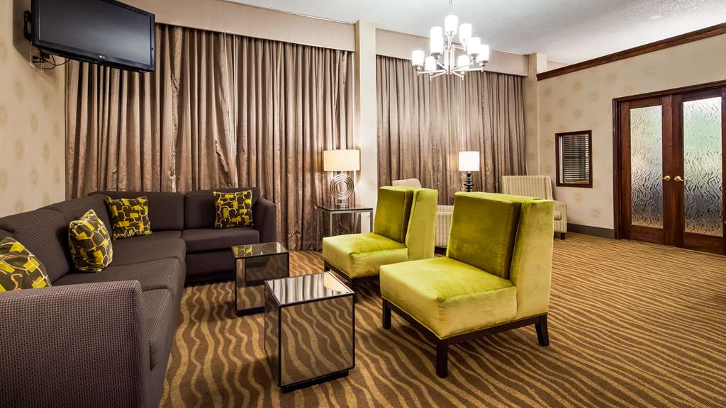 Best Western Plus Richmond Airport Hotel - photo 3