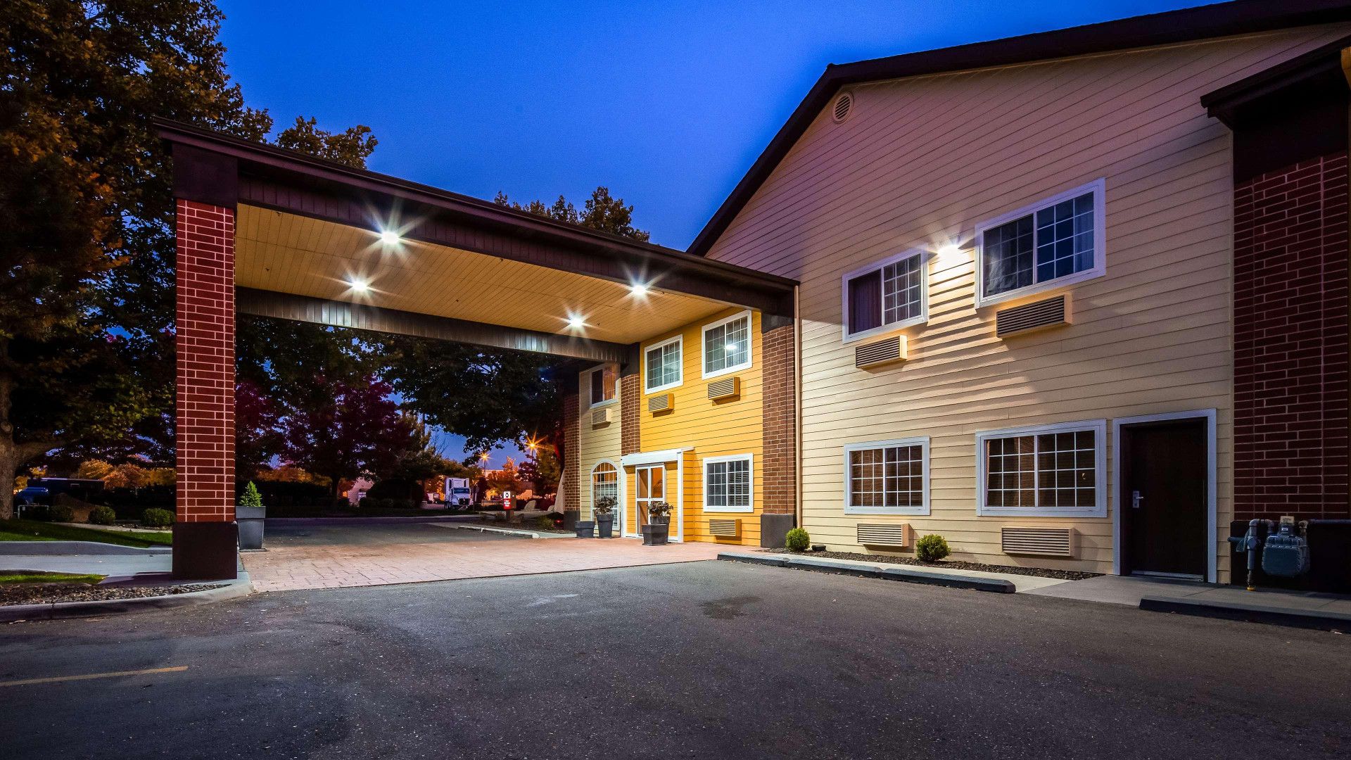 Best Western Plus Meridian - photo 7