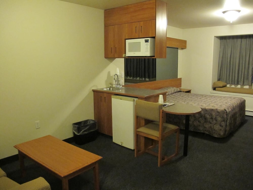 Microtel Inn & Suites by Wyndham Eagle River Anchorage Area - photo 14