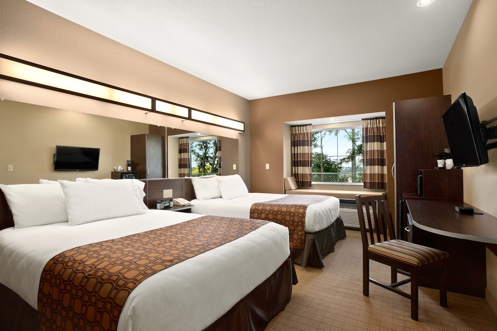 Microtel Inn & Suites by Wyndham Wheeling at Highlands - photo 3