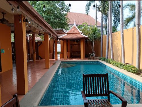 Jomtien 4BR golden villa — 5-Star Luxury Hotel in Pattaya, Thailand