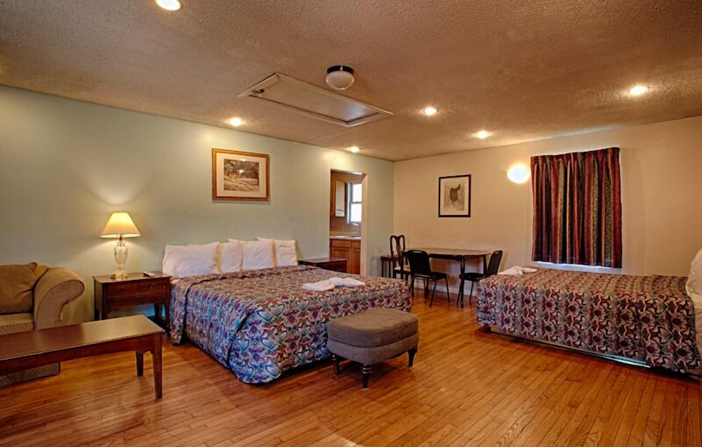 Economy Motel Inn & Suites - photo 10