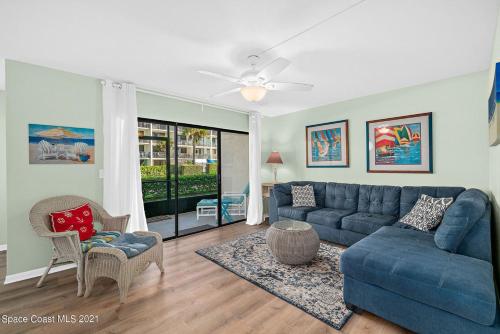 Beach Pool and Hot Tub 50 feet from back patio door — hotel in Cape Canaveral