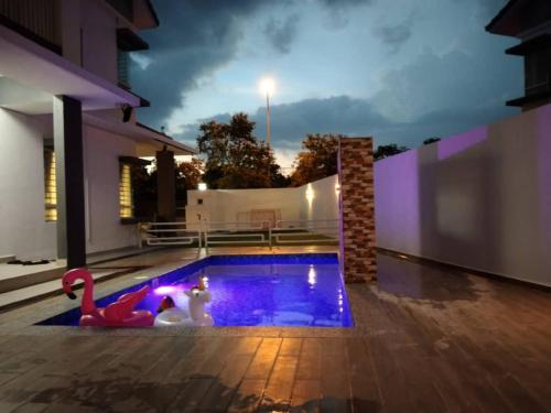Villa with private Pool and Sauna @ Nilai — 4-Star Luxury Hotel in Kampung Baharu Nilai, Malaysia