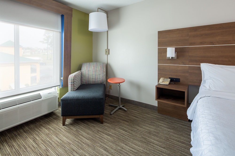 Holiday Inn Express & Suites Lenoir Cty by IHG - photo 17
