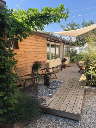 Le Patio Calme Chaleureux Unique in Besancon, France