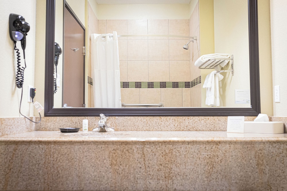Grander Inn & Suites - photo 54