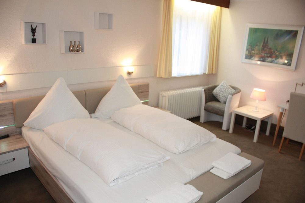 Hotel Kölner Hof — hotel in Muelheim