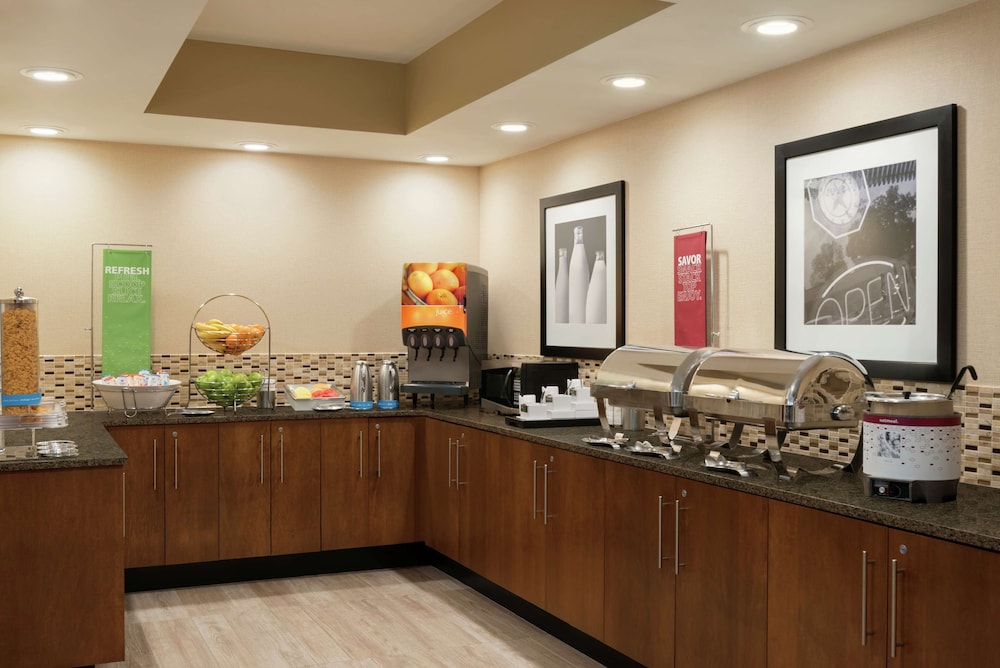 Hampton Inn West Des Moines Lake Drive - photo 24