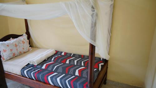 Plantation Oaks Suites & Inn — hotel in Millington