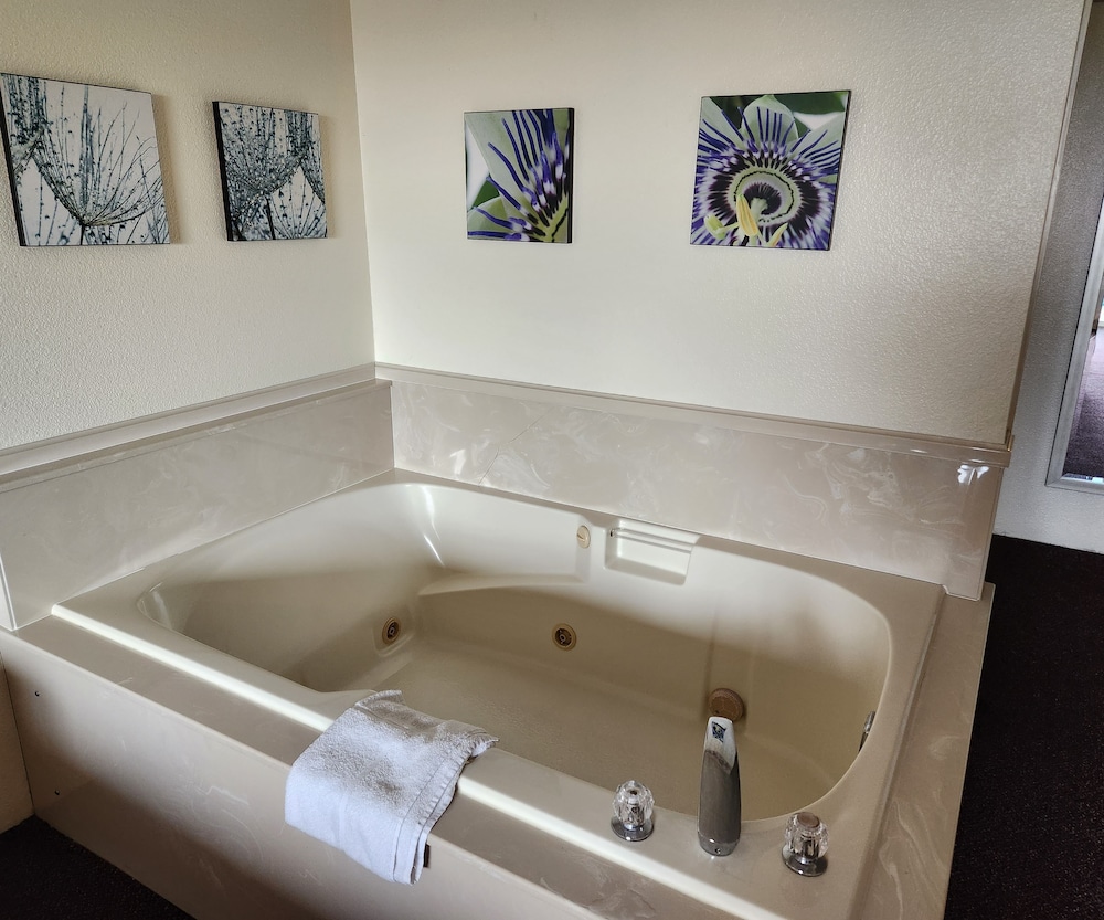 Bayview Inn - photo 34