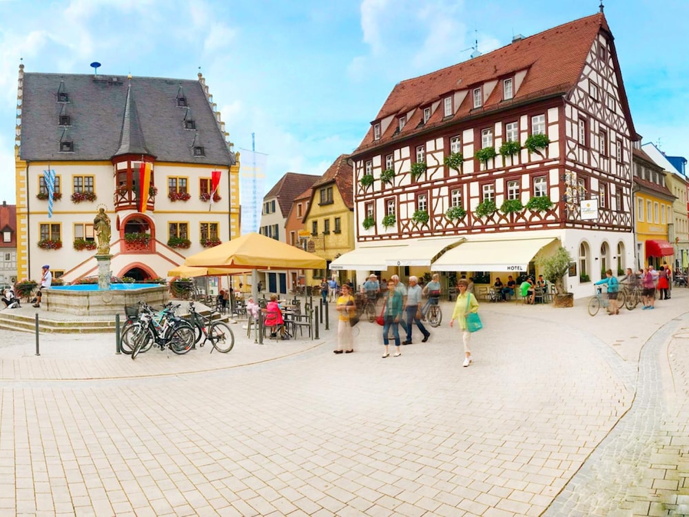 Hotel Tuchhaus — hotel in Volkach