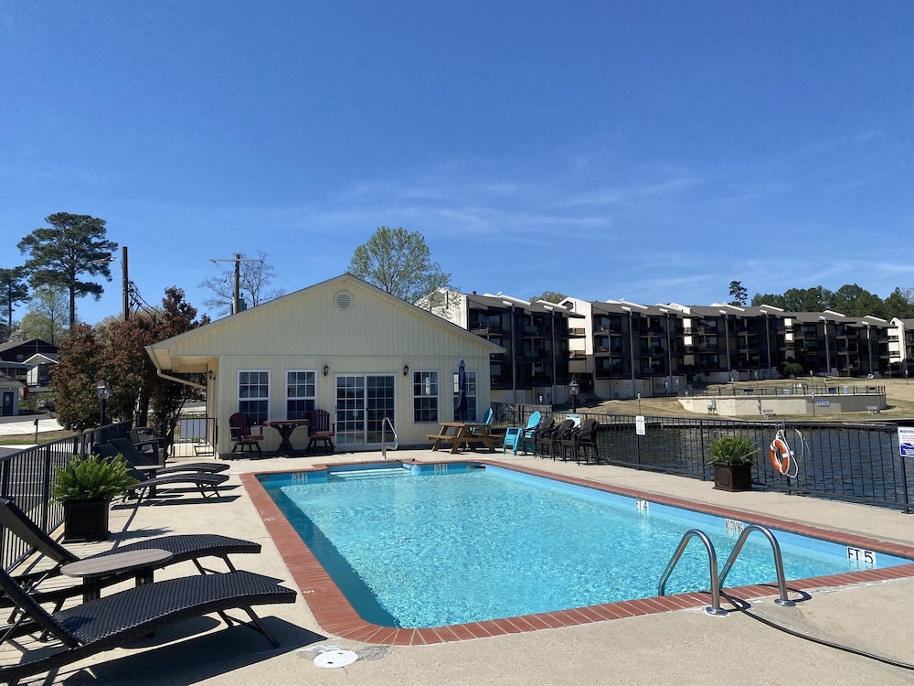 Willow Beach Resort - photo 20