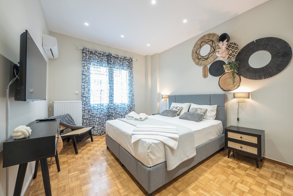 Exclusive Mavilli Suite by Cloudkeys — 4-Star Luxury Hotel in Athens, Greece