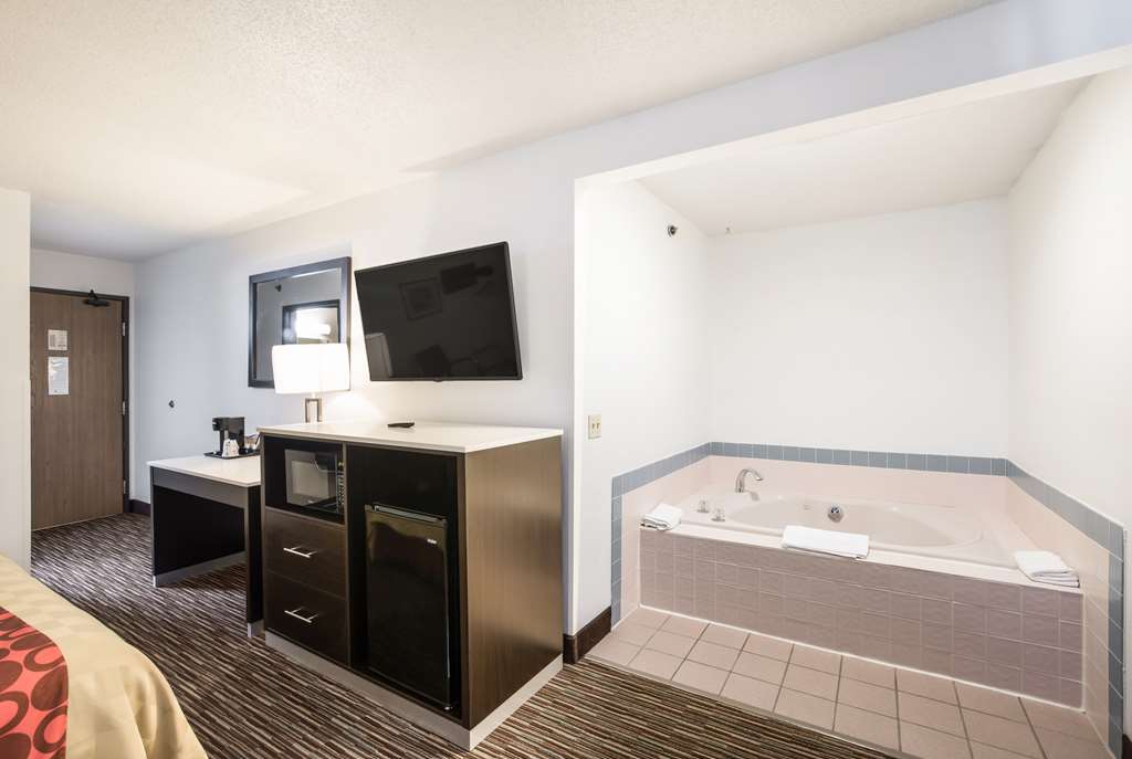 Americas Best Value Inn Charlotte MI - photo 6