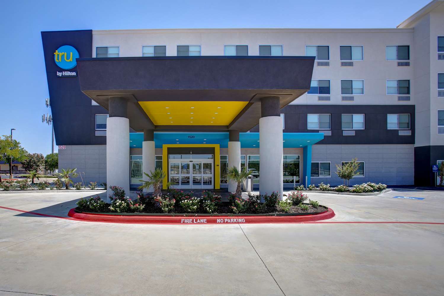 Tru by Hilton Grand Prairie - photo 4
