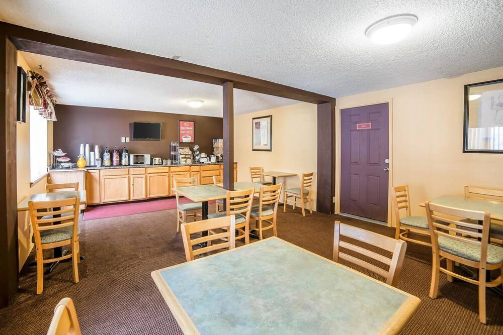 Grizzly Inn Evanston - photo 29