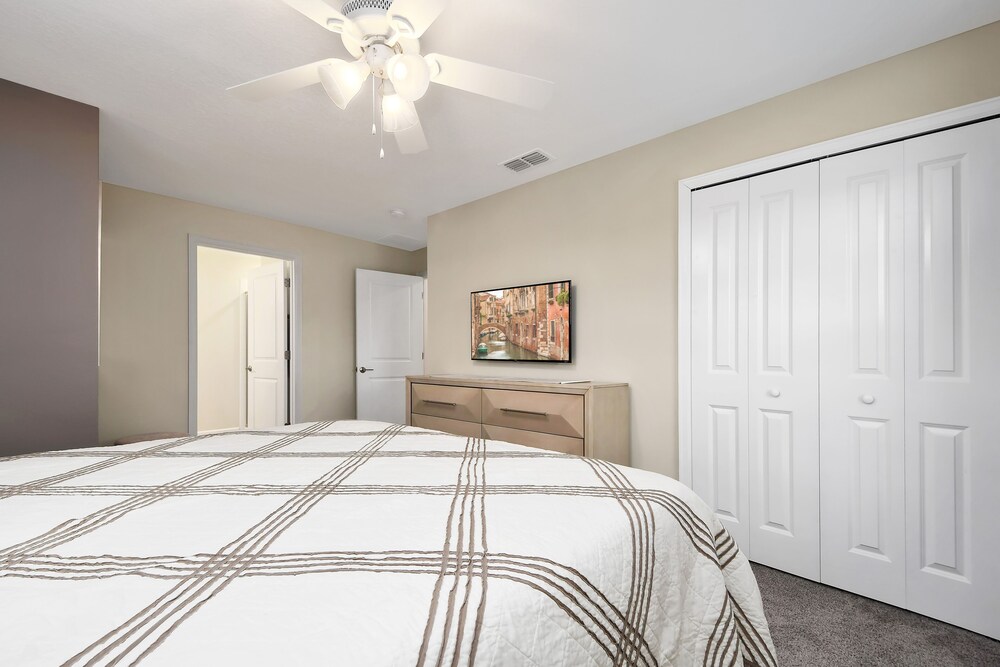 5 Bedrooms 4 Bathrooms Storey Lake 4921 Wa - photo 8