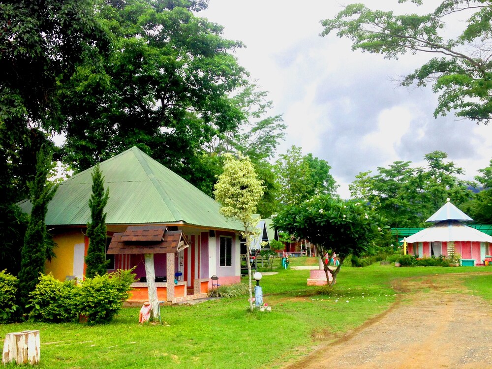 Pai Forest Resort - carbon neutral hotel in Pai
