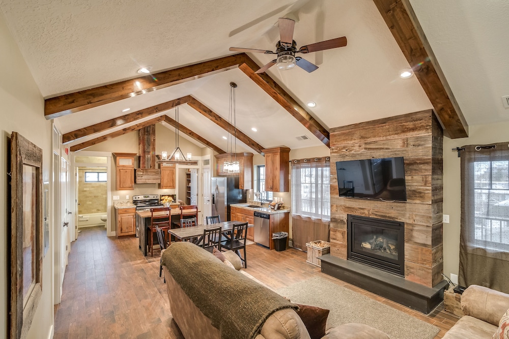 Aspenwood Manor South - carbon neutral hotel in Provo