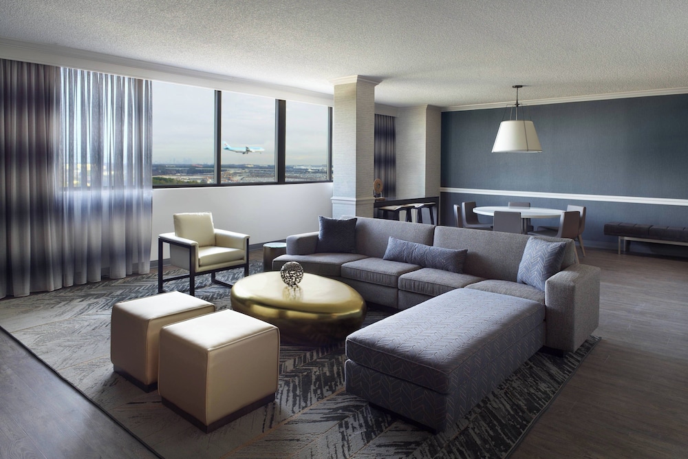 Atlanta Airport Marriott - photo 18