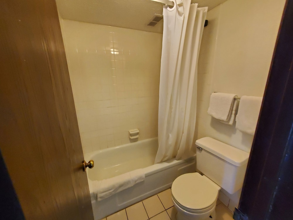 Knights Inn Frankfort - photo 11