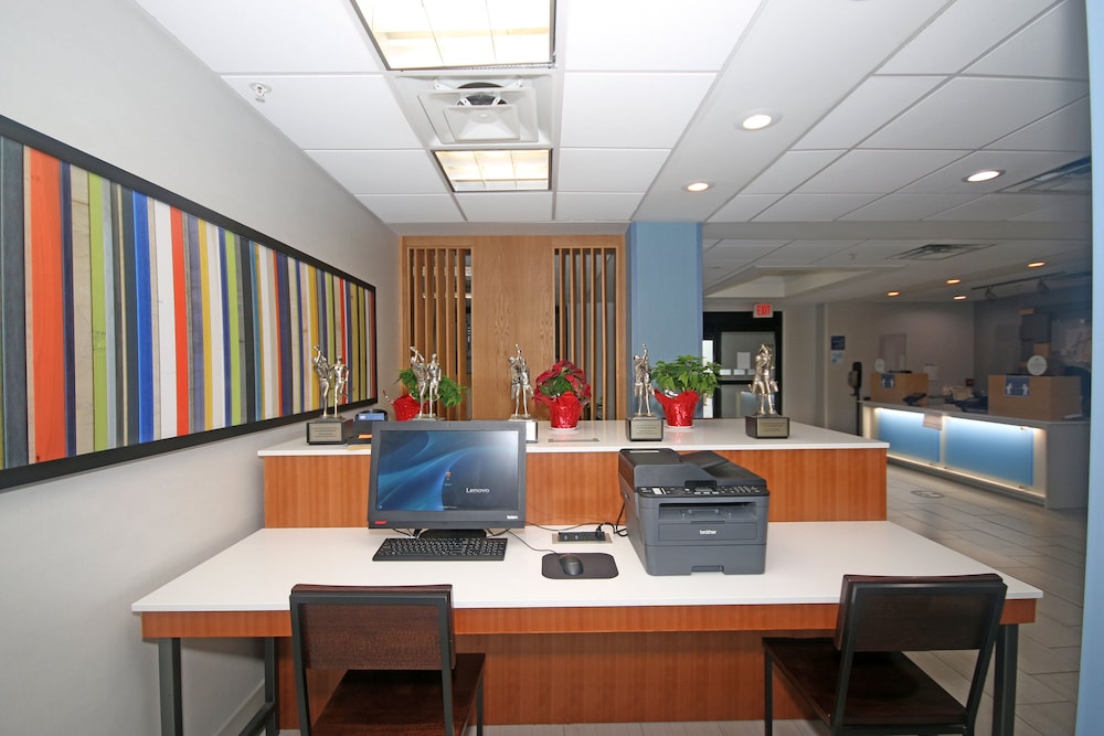 Holiday Inn Express Troutville by IHG - photo 33