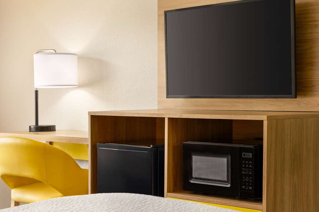 Days Inn by Wyndham McComb MS - photo 25