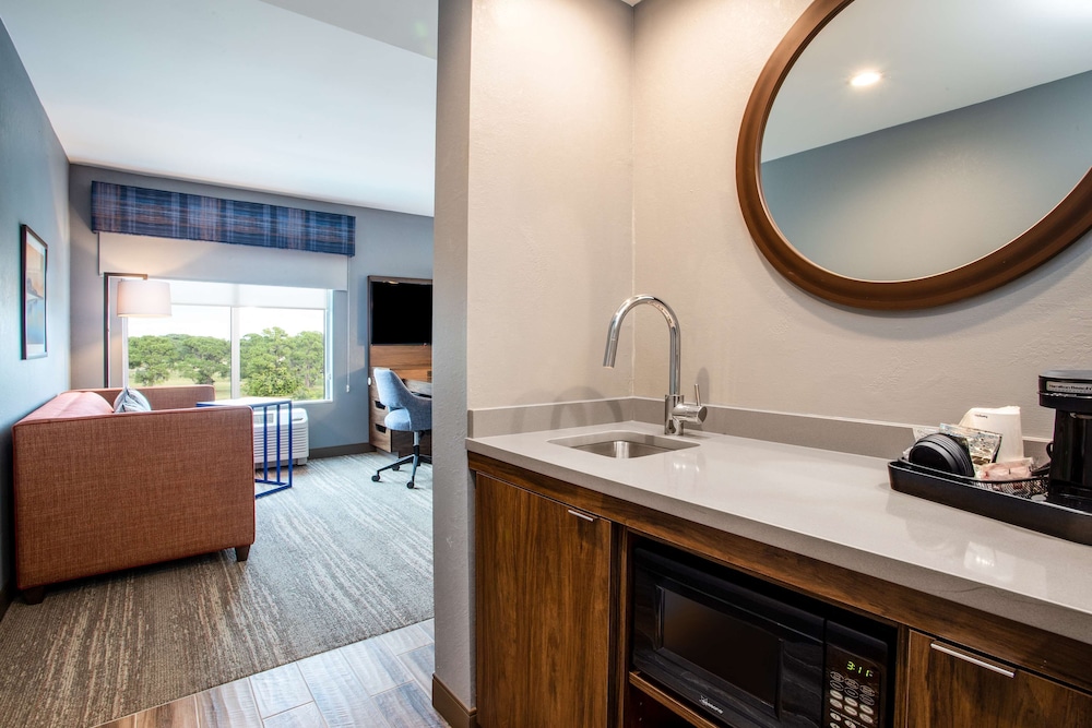 Hampton Inn & Suites North Port - photo 18