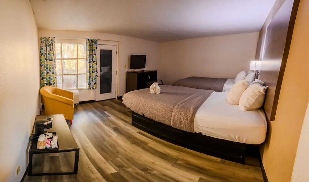 Bear Creek Inn - photo 12